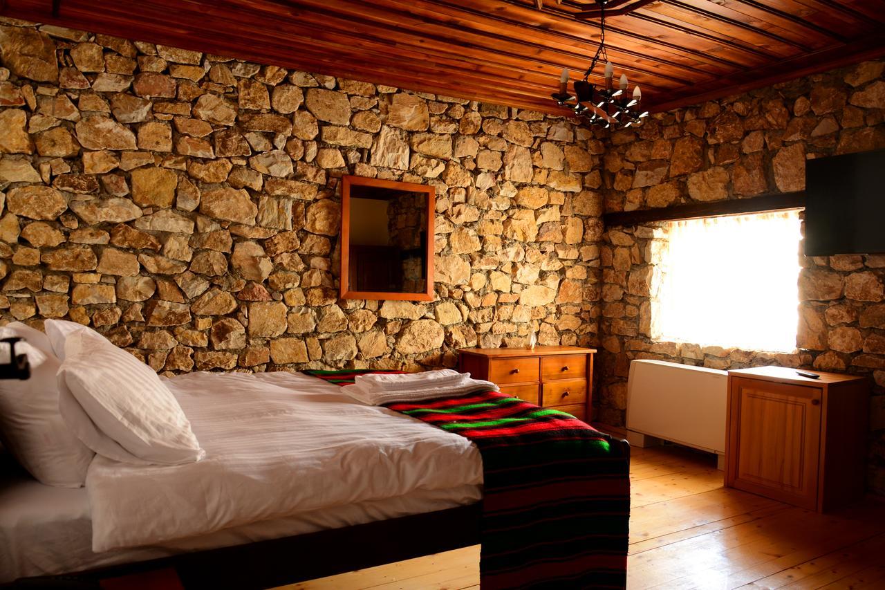 Macedonian Village Hotel & Resort Skopje Extérieur photo