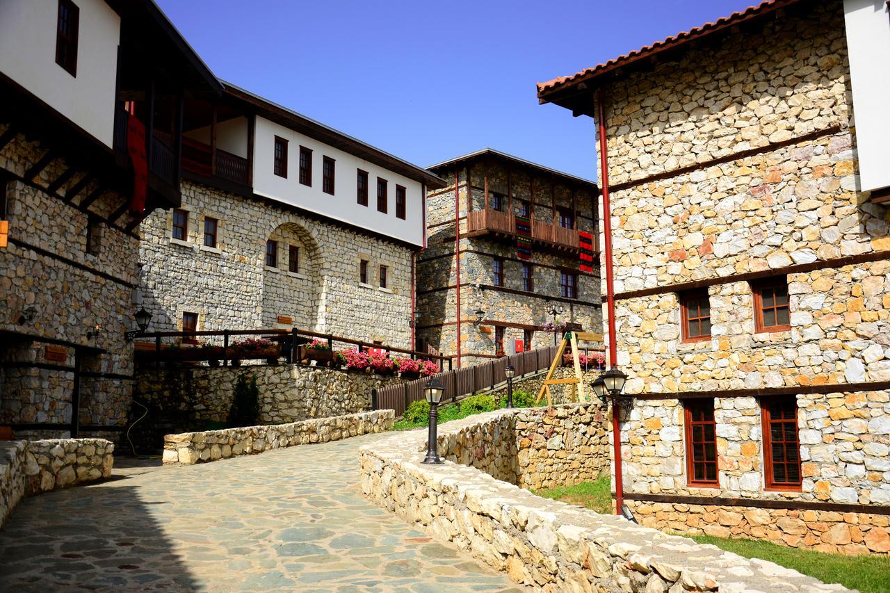 Macedonian Village Hotel & Resort Skopje Extérieur photo