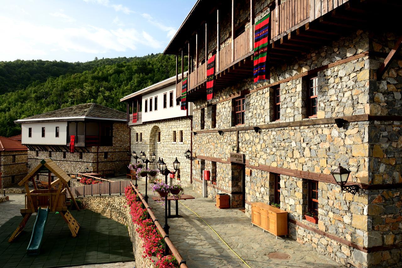 Macedonian Village Hotel & Resort Skopje Extérieur photo