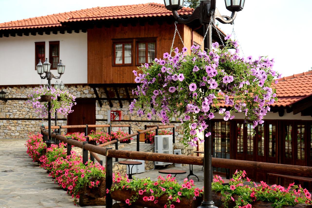 Macedonian Village Hotel & Resort Skopje Extérieur photo