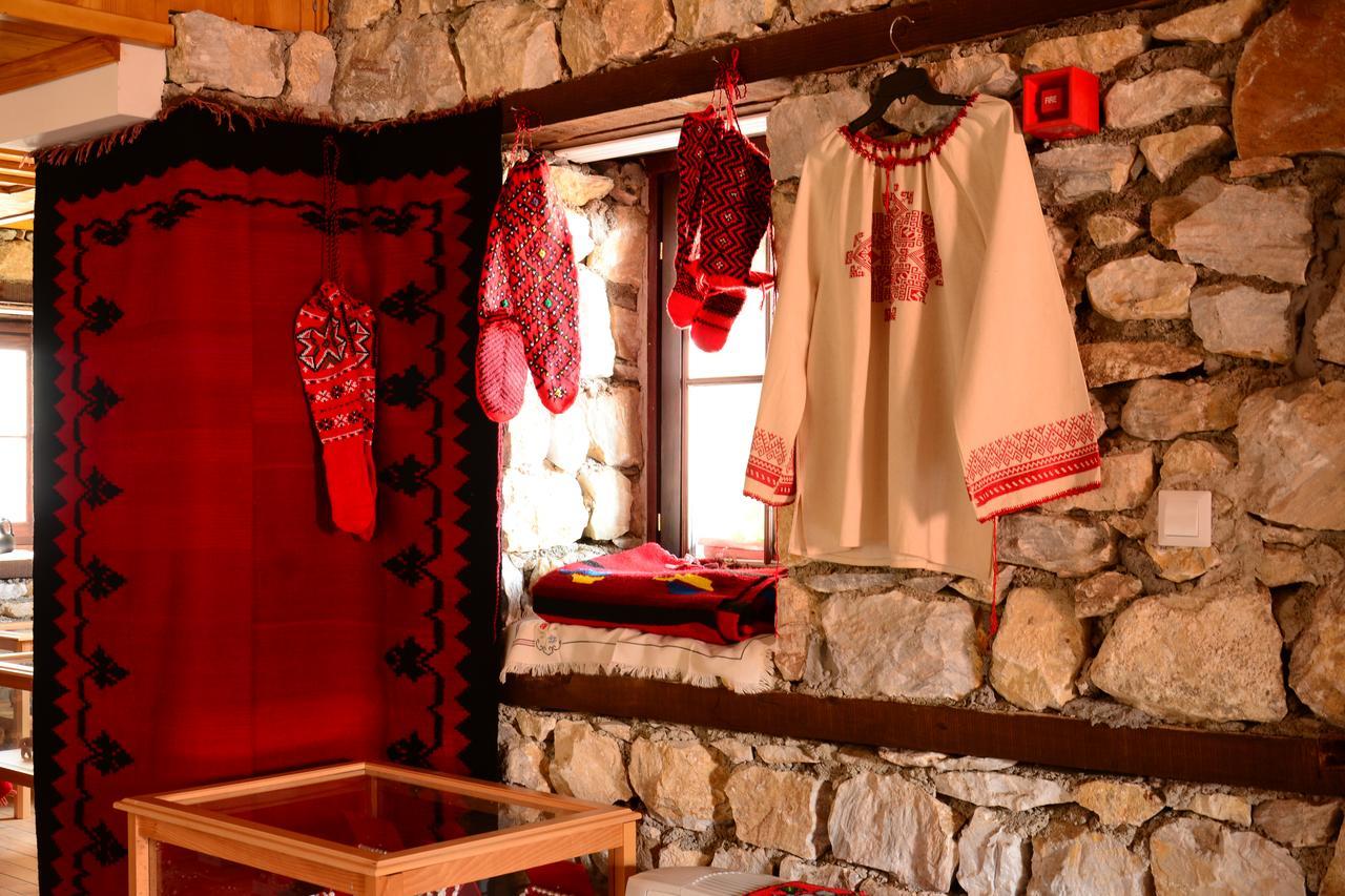 Macedonian Village Hotel & Resort Skopje Extérieur photo