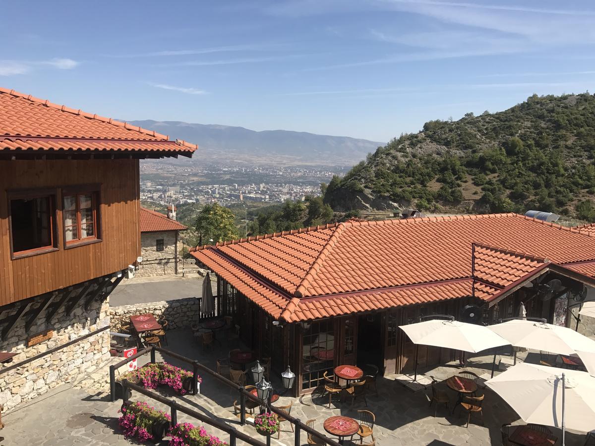 Macedonian Village Hotel & Resort Skopje Extérieur photo