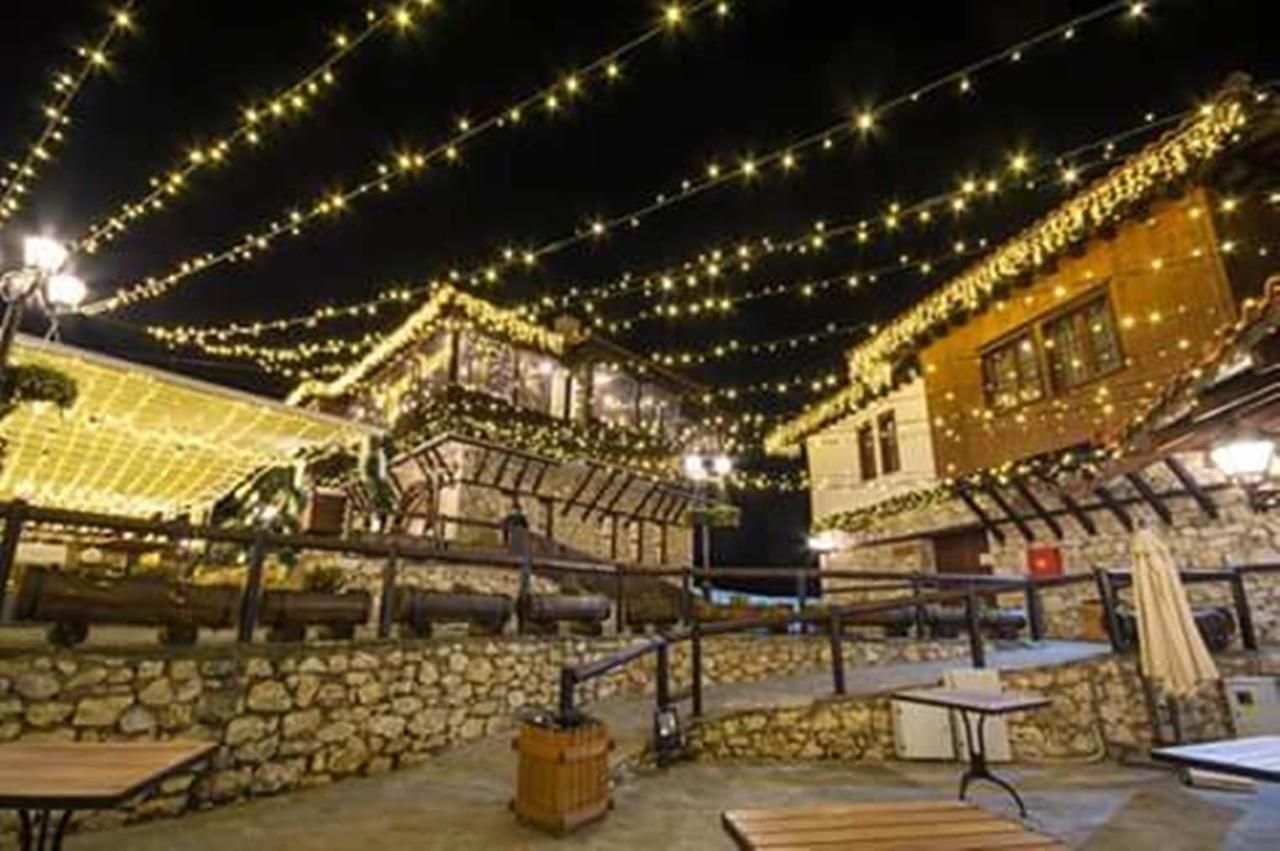 Macedonian Village Hotel & Resort Skopje Extérieur photo