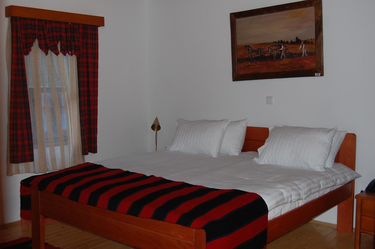 Macedonian Village Hotel & Resort Skopje Extérieur photo