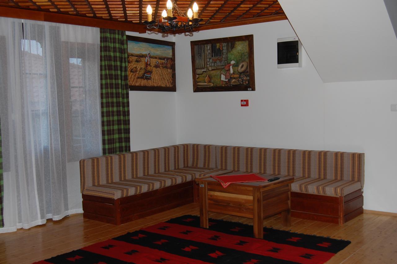Macedonian Village Hotel & Resort Skopje Extérieur photo